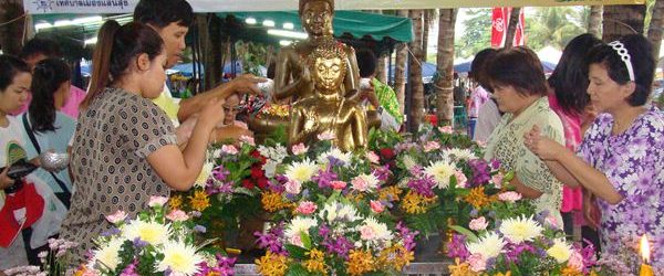 100416-17-Songkran-04