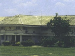 ที่ว่าการอำเภอท่าตะเกียบ-250x185